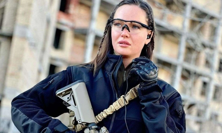 Mantan Miss Ukraina Anastasiia Lenna Bergabung Melawan Rusia