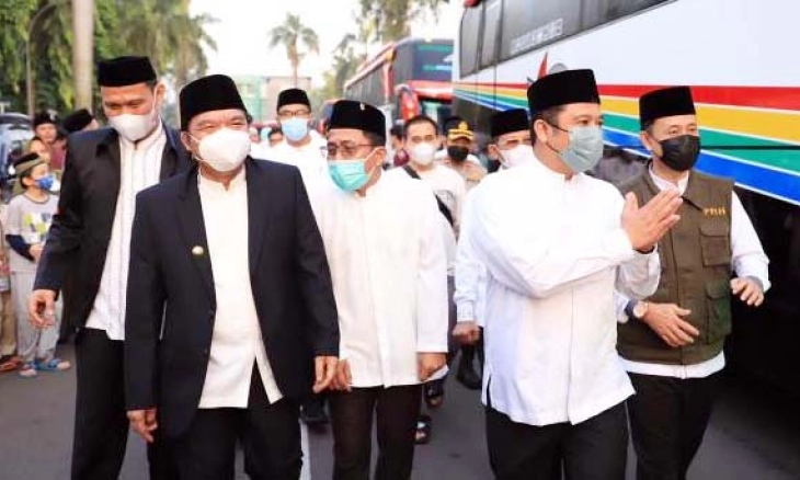 Arief dan Penjabat Gubernur Banten Lepas 389 Jemaah Haji Tangerang