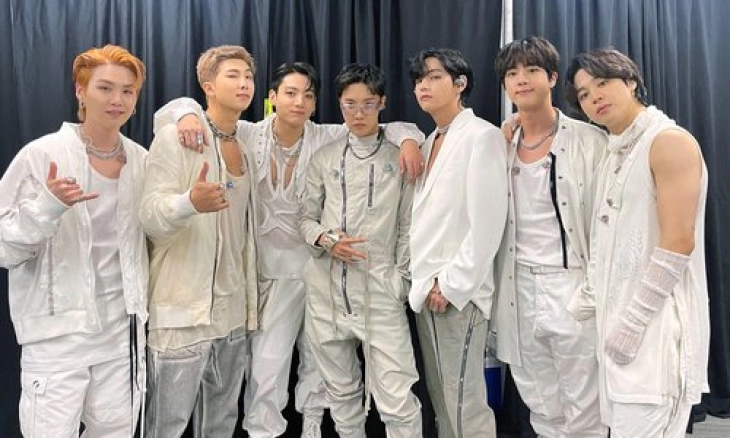 BTS Bantah Gosip Bubar