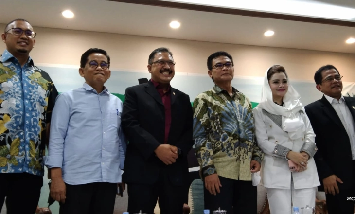 BURT DPR RI Batalkan Pengadaan Gorden