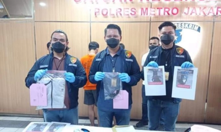 Polres Metro Jakarta Barat Tangkap Dua Pelaku Perampasan HP Gunakan Senpi