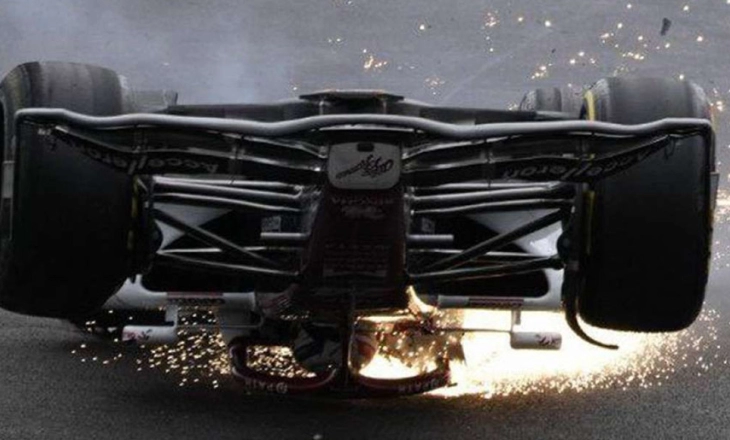 Pembalap F1 dari China Alami Kecelakaan Mengerikan