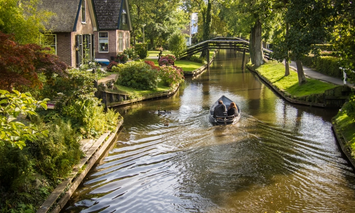 Giethoorn Desa Tanpa Jalan Raya di Belanda