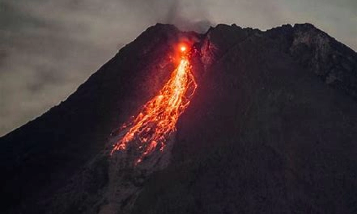 BPPTKG Catat Gunung Merapi Alami 161 Kali Gempa Guguran