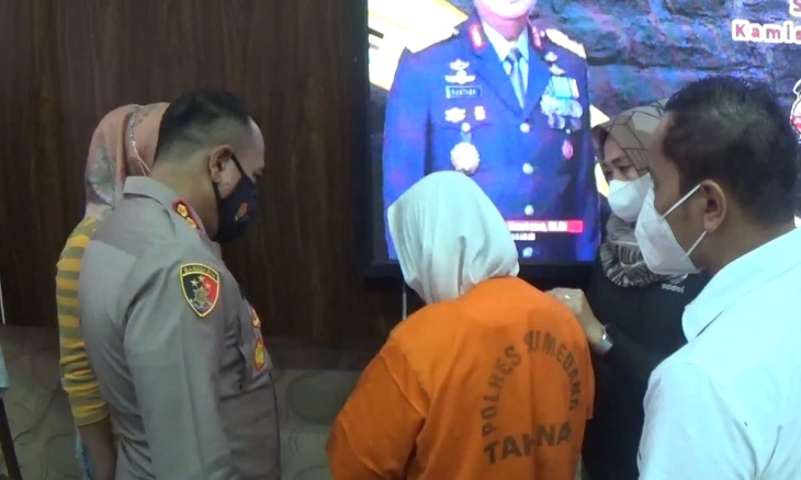 Korban Dirantai Sejak Pagi dan Ditemukan Bekas Kotoran Manusia di Celananya