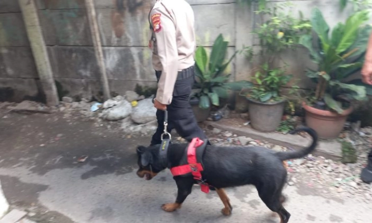 Gerebek Kampung Boncos, Polsek Palmerah Bawa Anjing Pelacak K-9 
