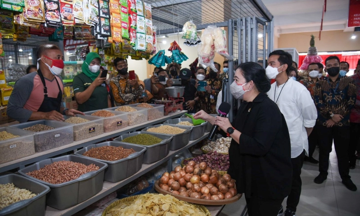 Pasar Tradisional Harus Dipertahankan