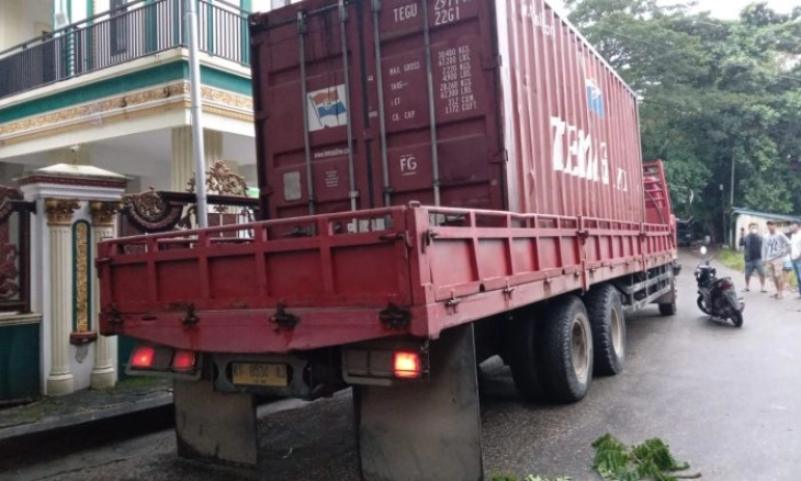Pengakuan Sopir Truk Tronton Penyebab Kecelakaan Beruntun di Balikpapan