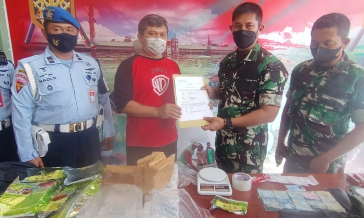 Kodim 0907/Tarakan dan Petugas Gabungan Ungkap Sabu 8,2 Kg di  Bandara Internasional Juwata 