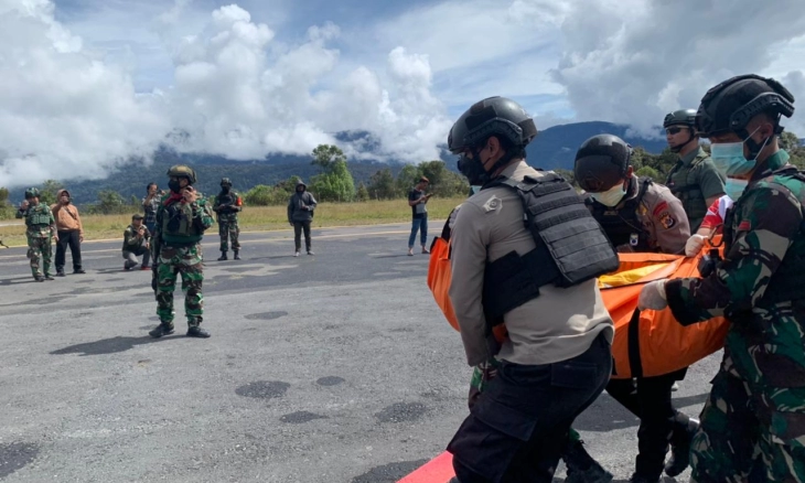 Tim Operasi Damai Cartenz Berhasil Evakuasi 8 Korban Penembakan KKB 