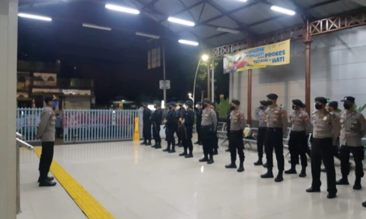 Pos Pelayanan Terpadu Stasiun Kereta Api Jatinegara Catat Telah Datang 22 Kereta dan 1562 Orang