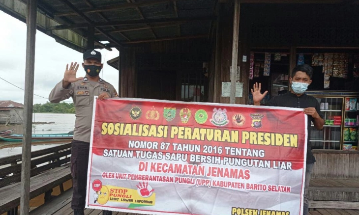 Cegah Praktik Pungli, Personel Polsek Jenamas Sosialisasikan Perpres