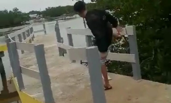 Agar Viral di Medsos, Lima Remaja Rusak Jembatan Kota 