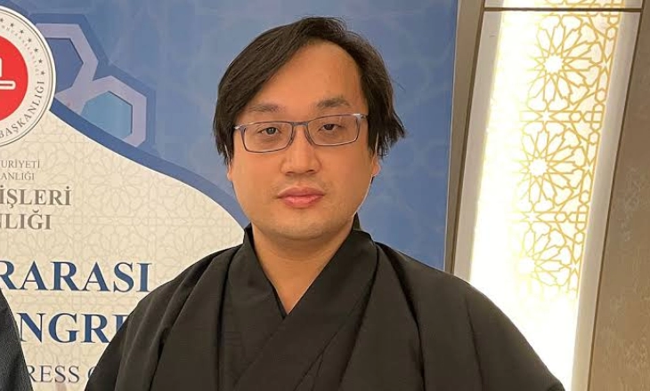 Kisah Mengenal Islam dari Cinta Seorang Suami ke Istrinya yang Sudah Wafat