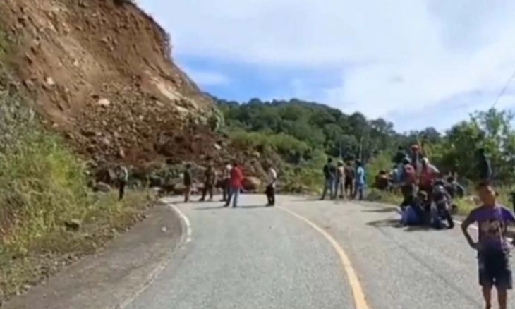 Jalur Ende Menuju Sikka Lumpuh Total