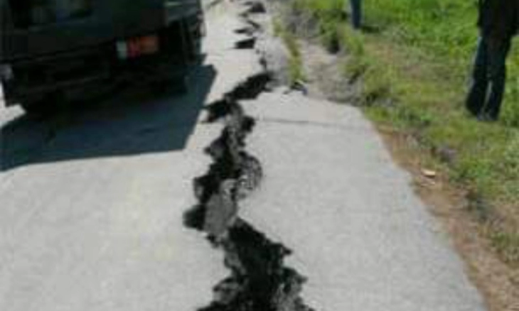 Tips Berkendara saat Terjebak Gempa dan Tsunami