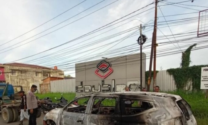  Di Kota Sorong Papua Barat: 1 Tewas Terbacok, 11 Orang Tewas Terjebak di Karaoke yang Terbakar