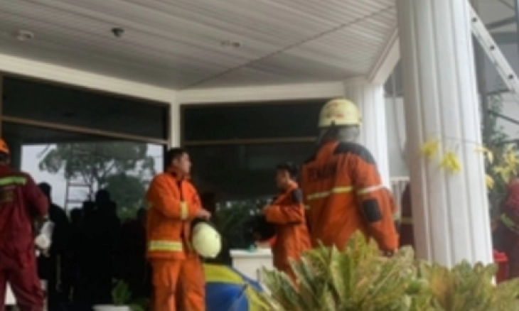 Libur Imlek Istri Ngantor, Suami Bakar Sofa Kantor Bappeda Riau