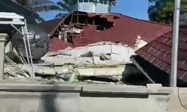 Polri Dirikan Tenda Pengungsi Korban Gempa M 6,2 Pasaman Barat Sumbar