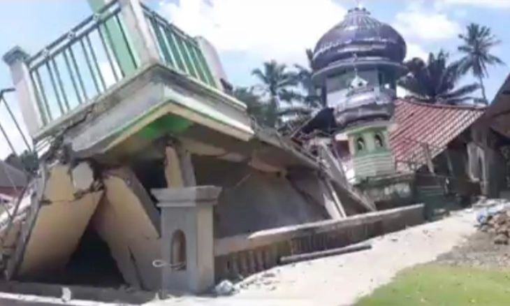 Dampak Kerusakan Akibat Gempa M 6,1 di Pasaman Barat