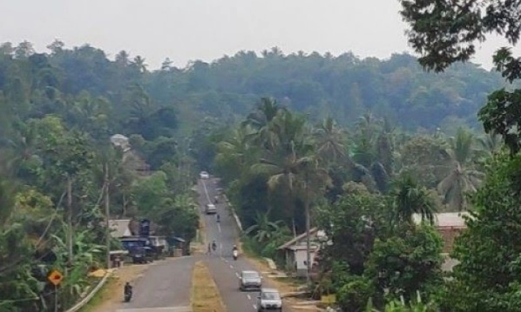 Personel Polisi Siaga 24 Jam di Lokasi Rawan Kecelakaan Tanjakan Bangangah Pandeglang