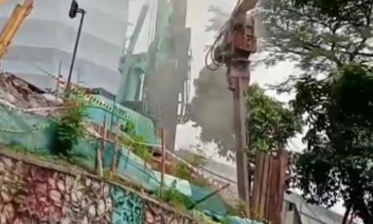 Ada Kebocoran Pipa Gas di Jalan MT Haryono arah Cawang