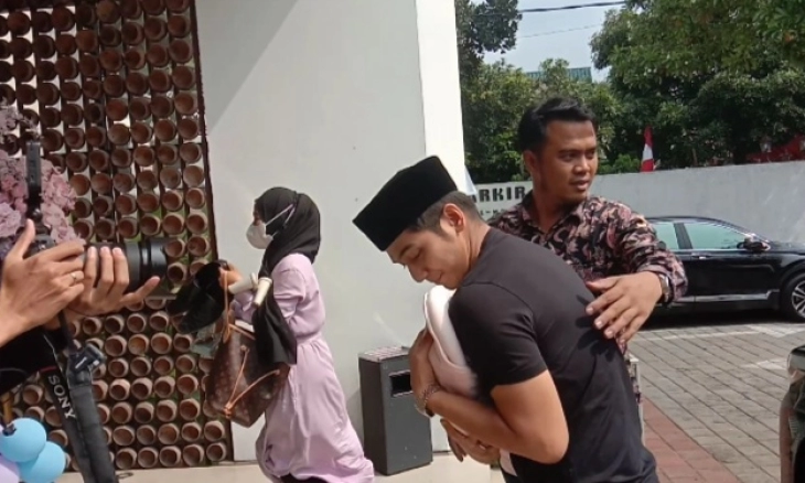 Tasyakuran Baby R  Putri Pertama Ria Ricis dan Teuku Ryan 