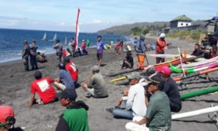 Perlombaan Perahu Layar Mini dan  Layar Jelang HUT Kemerdekaan RI Ke-77