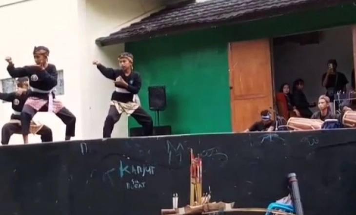 Acara Kreasi Seni di Halaman Gedung Kesenian Kota Tasikmalaya Diwarnai Atraksi Pencak Silat, Tari Jaipongan dan Debus