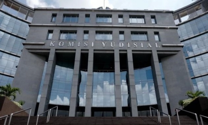 Tiga Hakim dan Panitera PN Menggala Dilaporkan ke Komisi Yudisial