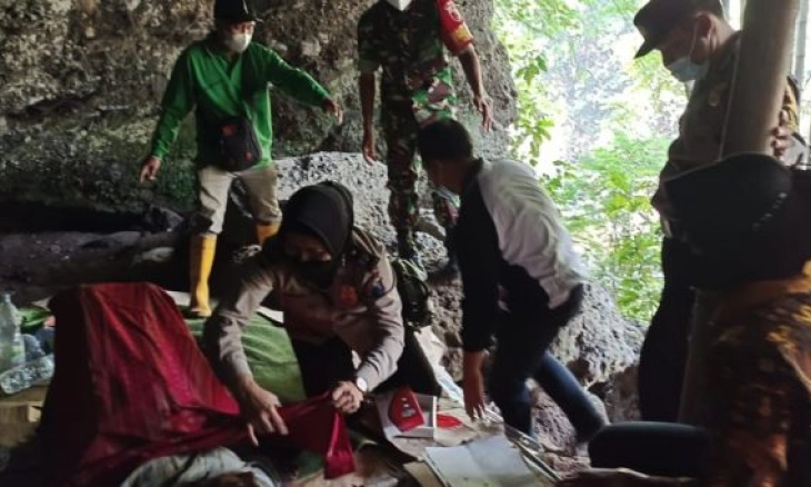 Tinggal Seorang Diri, Manusia Gua Asal Lawang Berhasil Diselamatkan 