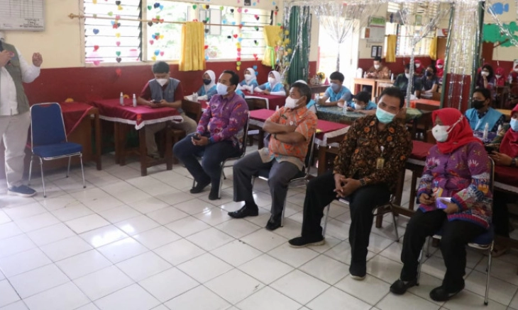 BNPB dan Utusan Khusus PBB Tinjau Sekolah Aman Bencana di SD Negeri 13 Klender Jakarta Timur