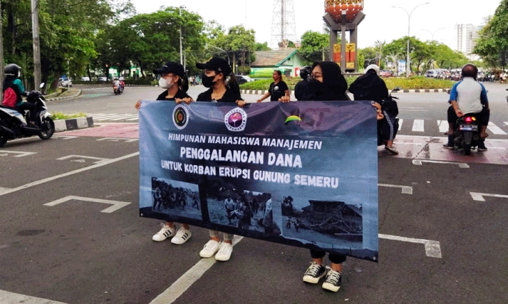 Mahasiswa Gunadarma Karawaci Gelar Aksi Galang Dana untuk Bantu Korban Semeru
