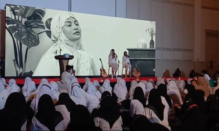 Bawakan Dua Lagu di 40 Hari Vanessa Angel, Mayang dan Chika Tak Mau Berkomentar