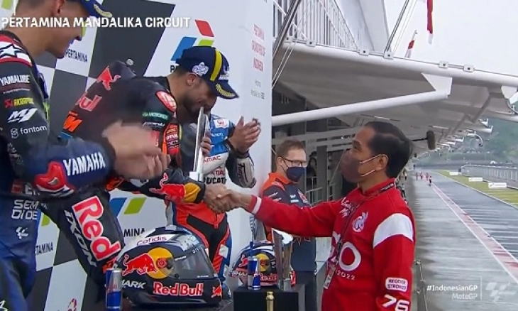 Race MotoGP : Miguel Oliveira Taklukkan Lintasan Basah Mandalika