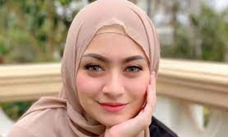 Nathalie Holscher Menunggu Inisatif Anak-anak Sule untuk Tahu Kabar Adzam