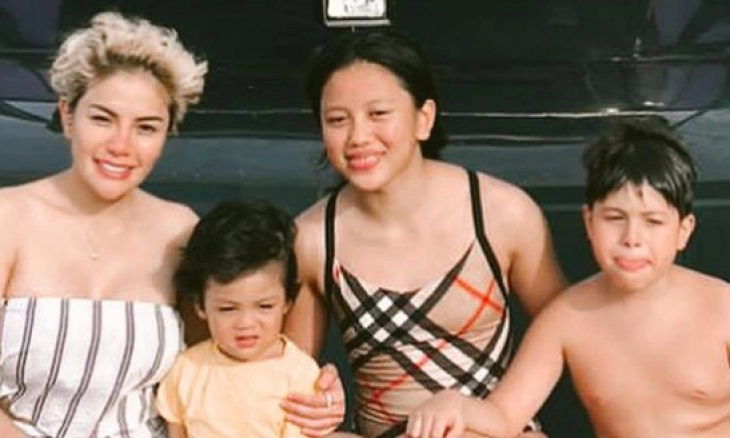 Nikita Mirzani Single Parent yang Beruntung dengan Tiga Anak
