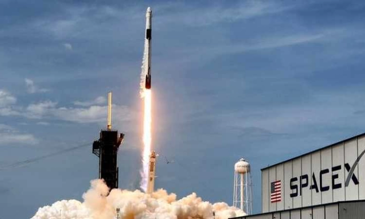 SpaceX Elon Musk Pecahkan Rekor Peluncuran Roket