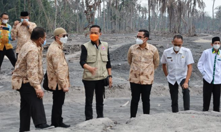 Pemkot Tangsel Gelontorkan Bantuan Rp 640 Juta untuk Korban Bencana Erupsi Gunung Semeru