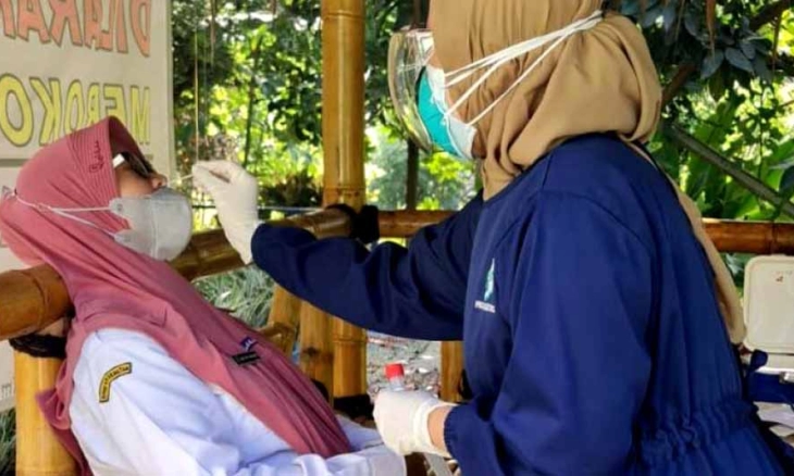 Puskesmas Pasar Kemis Rutin Lakukan Pelayanan Vaksinasi dan Swab Tes