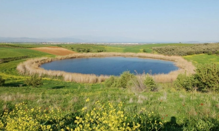 Danau Kembar Zarelia Yunani, Terbentuk Akibat Tumbukan Meteorit