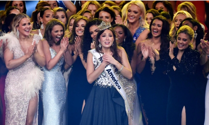 Emma Broyles dari Alaska Dinobatkan Sebagai Miss America
