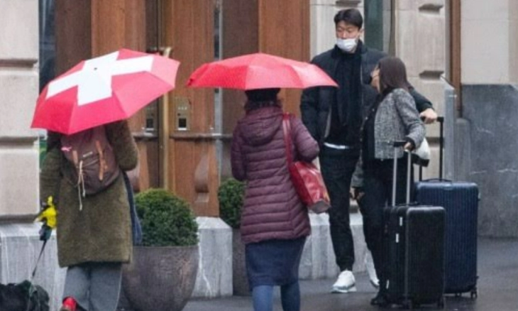 Dispatch: Hyomin T-ARA dan Bintang Sepak Bola Hwang Ui Jo Keciduk Kencan di Awal 2022