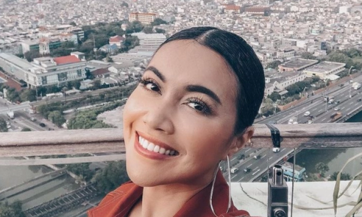 Tak Berharap Donasi, Denada Jual Aset Buat Pengobatan Anak