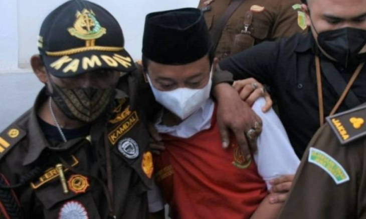Sidang Kasus Pemerkosaan 13 Santri, Herry Wirawan Minta Hukuman Dikurangi