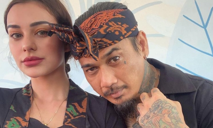 Jerinx SID di Hari Valentine Sampaikan Permohonan Maaf pada Istrinya Nora