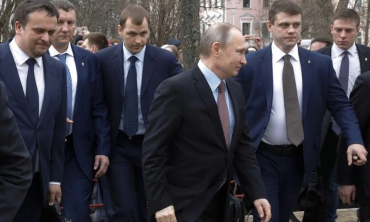 Pengamanan Vladimir Putin, dari Pencicip Makanan Hingga Pistol Gurza yang Tembakan 40 Peluru dalam Semenit. 