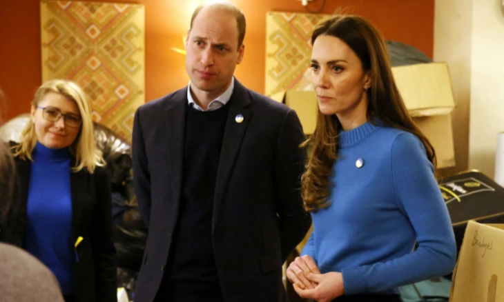 Kate Middleton Dukung Ukraina dengan Sweter McQueen Biru dan Pin Bendera