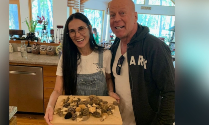 Demi Moore Rayakan Ultah Ke-67 Mantan Suaminya Bruce Willis Bersama Keluarga 