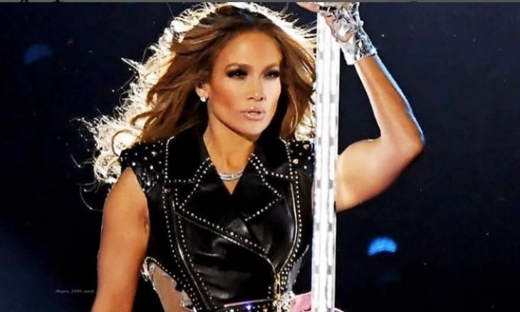 Jennifer Lopez Raih Penghargaan Ikon di iHeartRadio Music Awards 
